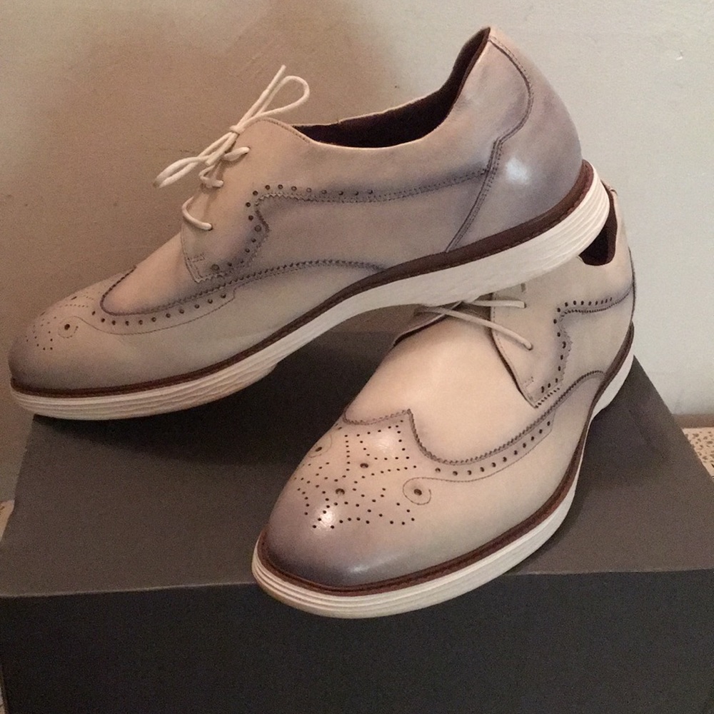 Stacy Adams Men's Two-Tone Cream and Brown Wingtip Oxfords